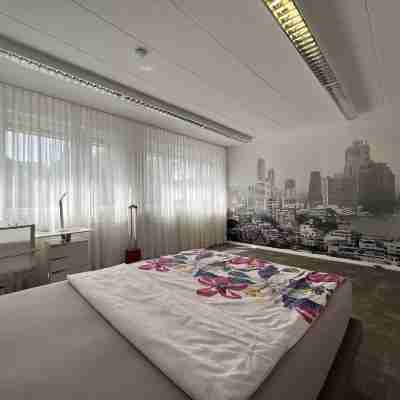 Commune88 EAST - Heart Of The City Rooms
