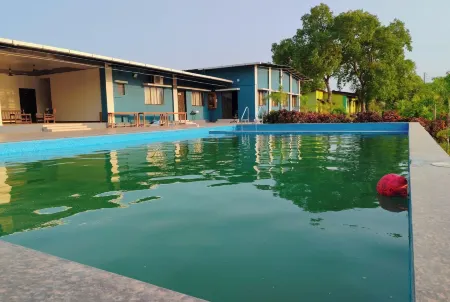 Anant baug Resort Отели в г. Исамб