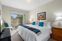 West Sedona - Private Balcony with Red Rock View Close to Trails, Shops, Dining!