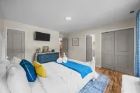 Turtle Time Groove Hotels in James City