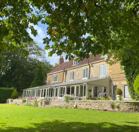 East Ayton Lodge Hotel, Scarborough Отели в г. Эбберстон энд Йедингем
