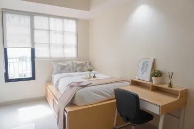 Comfy Studio at 2Nd Floor Evenciio Margonda Apartment Hotell i South Pasir Gunung