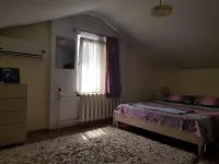 Galya Guest House - parking
