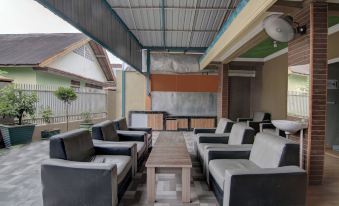 OYO 92833 Penginapan Syariah