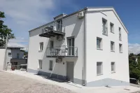 Villa Andrea Apartments - Ljubljana Hotels near Vrtičkarsko območje Grba II