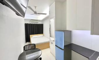 250 sqft 2 Studio Apt Pool and Sauna