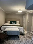 Charming 1-bedroom suite with WiFi and AC in Bon Air