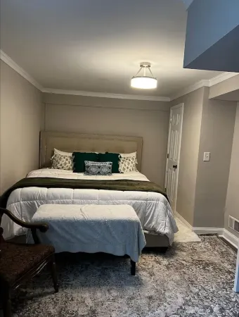 Charming 1-bedroom suite with WiFi and AC in Bon Air Отели рядом с достопримечательностью «Парк Роквуд»