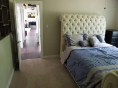 Hot Tub Mountain Views Cozy Fireplace!