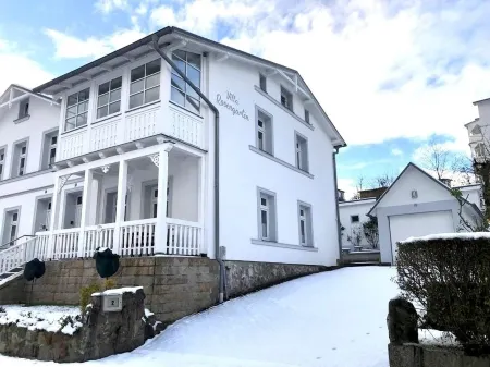 Villa Rosengarten - Holiday apartment "Terra" in the old town of Sassnitz