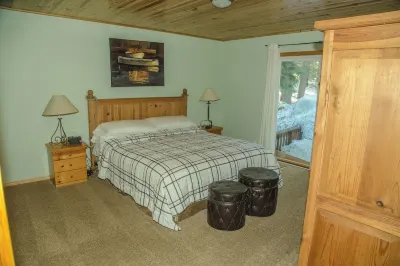 Cozy 3 Bedroom home in Tahoe Donner. kitsch. 주변 호텔