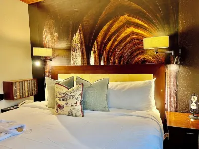 Ski In/Out Harry Potter Villa w/Ski Run Views & Private Steam Shower! Отели в г. 