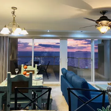 Amazing oceanfront condo 2bed/2br on the 10th floor at La Jolla Del Mar Rosarito