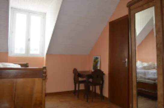 Typical Morgat house 150m from the beach with private garden