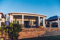 BEAUTIFUL AND ELEGANT 5 BDRM OCEAN FRONT HOUSE WITH DIRECT ACCESS TO THE OCEAN