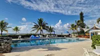 NEW Stunning Ground Floor Beachfront Studio in Coral Beach,  Grand Bahamas - شاطئ