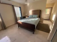 2 bedroom w/ 2 en-suite private bathrooms - 1mile from Cruz Bay