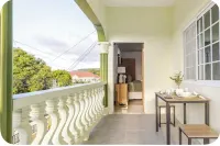 Charming townhouse in fantastic Runaway Bay with a seaview balcony.