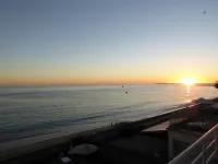 3 room apartment with direct access to Bonne Source beach