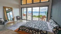 Ave Paraiso - Quiet lake house with epic view