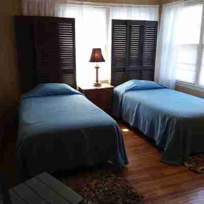 Cozy, Convenient, and Quiet Rooms
