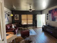 HawksNest - Cozy 1-bedroom condo with WiFi, AC in lovely Lawrence