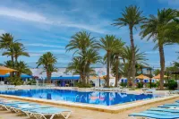 Hari Club Beach Resort - Swimmingpools