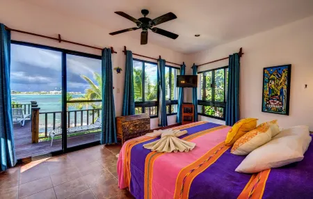 Casa Zama - Stunning ocean views and privacy at this poolside oasis