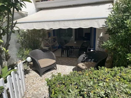 The Sea and the Beach at the end of the garden 4-bed apartment with terrace and garden