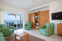 Right on the Beach! Ground Floor 2BD/2BA Condo at Castaways Cove in the East End