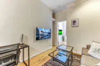 Cozy 1-bedroom apartment with AC and WiFi in enchanting New York