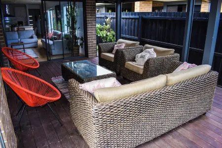 Home in Armstrong Creek Close to the most beautiful beaches on the Surf Coast. Отели в г. Armstrong Creek