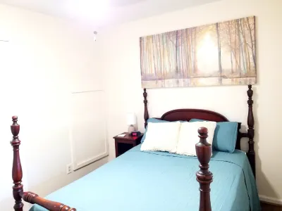 Tiny House - 6 miles from Averett University and 5.4 miles from Caesars Virginia
