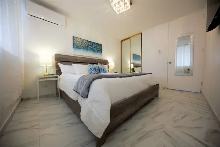 OCEAN & MOUNTAIN VIEWS! lUQUILLO BEACH BEAUTY, PARKING,POOL!