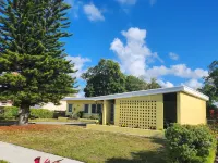 A single family home near beaches, Miami Dolphins Stadium & shopping outlets.