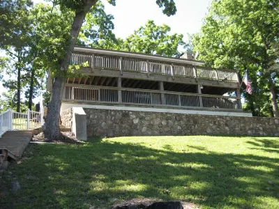 Entertain At Spring Cove