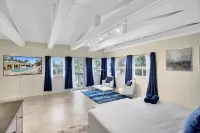 Waterfront 6BR Heated Pool Jacuzzi Close To Beach