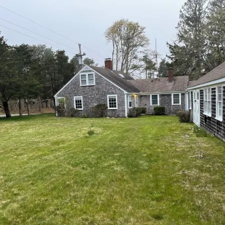 Country Farmhouse, Old Vineyard, Central AC, 2 King Beds.