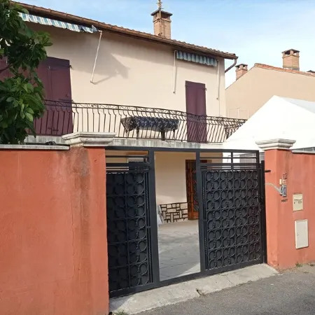 Maison Dans une Villa Charmant