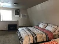 PROMO 8.50 WEEKLY AND 12.50 MONTHLY DISCOUNTMt Shasta Cabin/Studio Hotels near Mt. Shasta Sisson Museum
