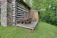Creekside historic log cabin w/ modern amenities at historic Wade's Mill