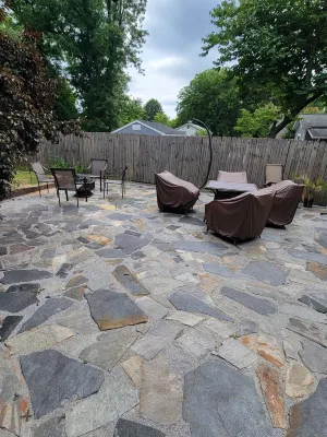 Dwell Well House- Upscale 2 BR/2 BA house downtown w/private fenced yard