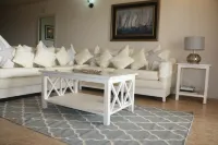 BEACH FRONT & SEAVIEW DELUXE PENTHOUSE APARTMENT