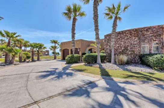 Villa #17:  Luxury 5 Bed/5 Bath Oceanfront Home for 14 Guests.  Not a Condo!