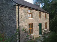 SPECIAL WEEKLY DISCOUNTS! Traditional stone cottage in beautiful West Kerry Callaghan's Garden附近的飯店