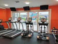 Downtown Apartment with Pool, Gym, and Coworking Space Ringling College of Art and Design附近的飯店