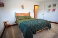 Charming 3-bedroom house in beautiful Pagosa Springs across from the Lake