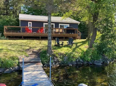 Waterfront Cottage | 3 bedroom | 1 bath | sleeps 6 people with Gourmet Kitchen