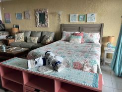 Mermaid Hideaway Regatta Point Studio Condo