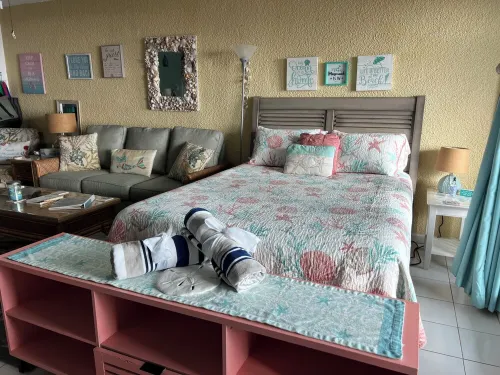 Mermaid Hideaway Regatta Point Studio Condo